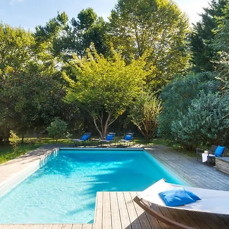 Sleeps 10 Villa *