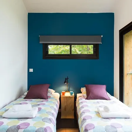 Sleeps 10